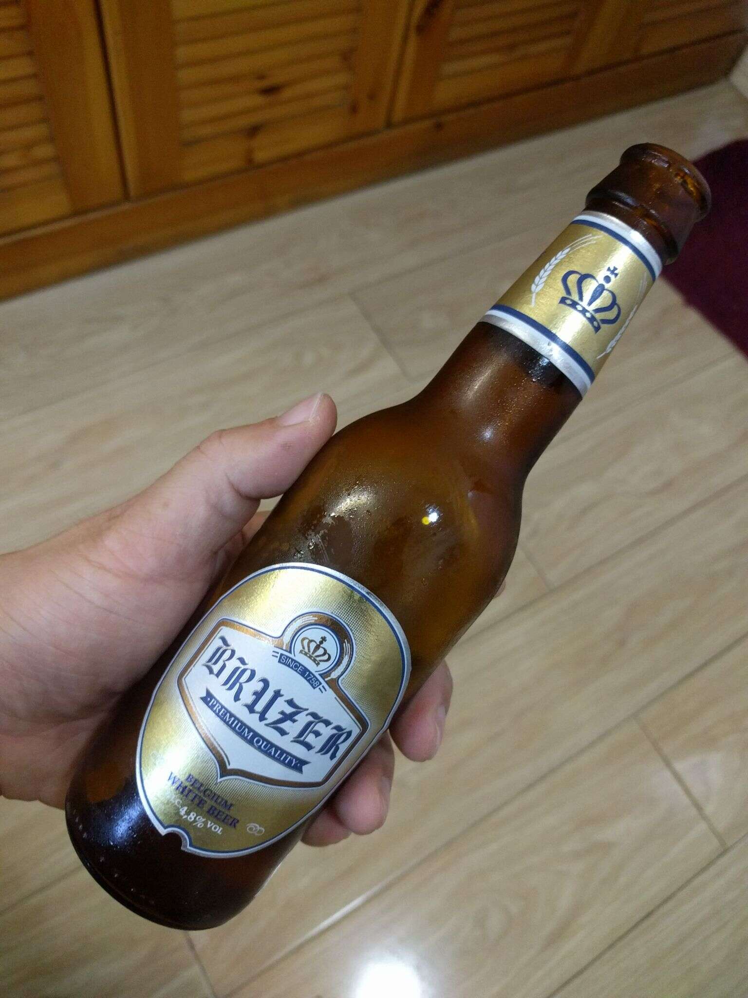 Bruzer Belgium white